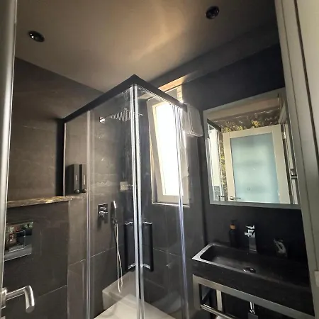 Salini Apartment *